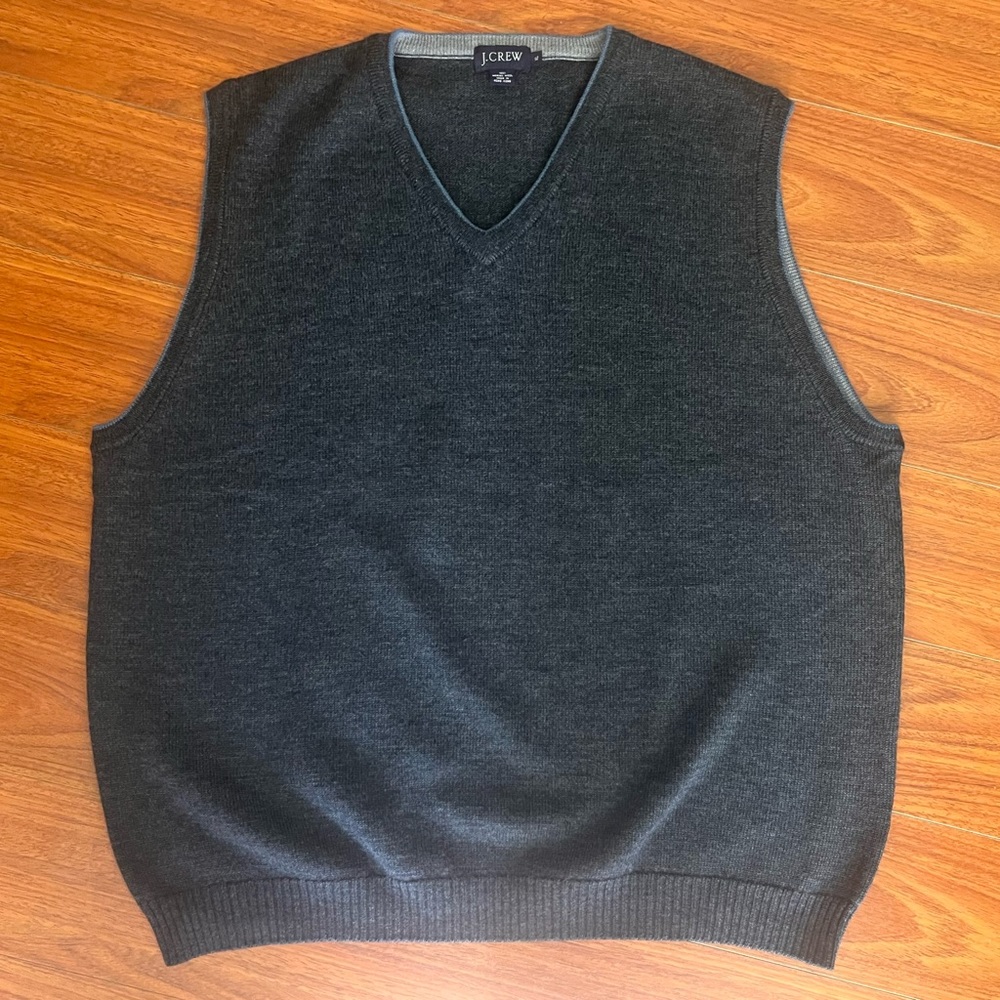 J Crew Grey Sleeveless Sweater Vest V Neck 100% Merino Wool size XL